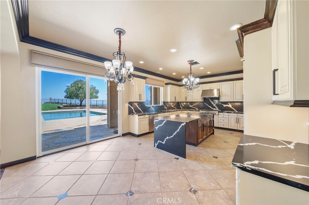 18301 Lakepointe Drive Riverside, CA 92503 - Photo 11 of 67