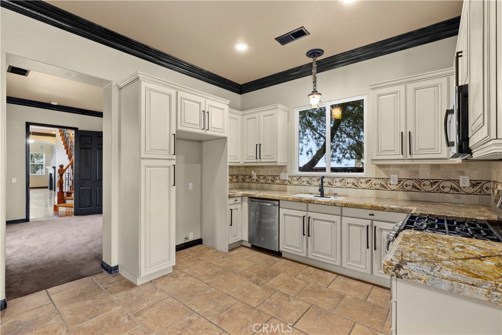 18301 Lakepointe Drive Riverside, CA 92503 - Photo 43 of 67