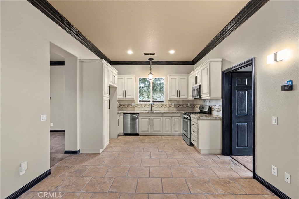 18301 Lakepointe Drive Riverside, CA 92503 - Photo 44 of 67