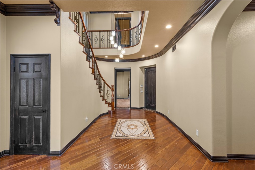 18301 Lakepointe Drive Riverside, CA 92503 - Photo 8 of 67 a view of entryway
