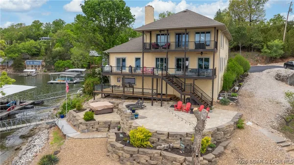 $1,500,000 | 6 County Road W-12T, Rocky Mount, MO 65072