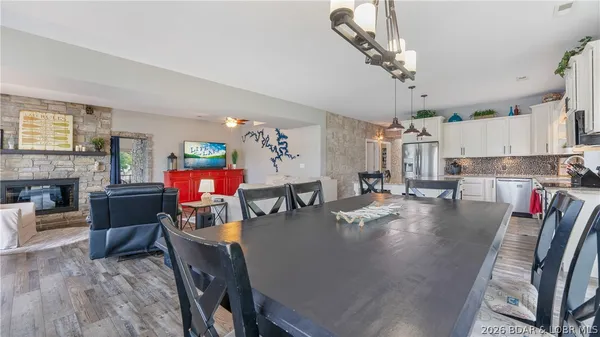 $1,500,000 | 6 County Road W-12T, Rocky Mount, MO 65072