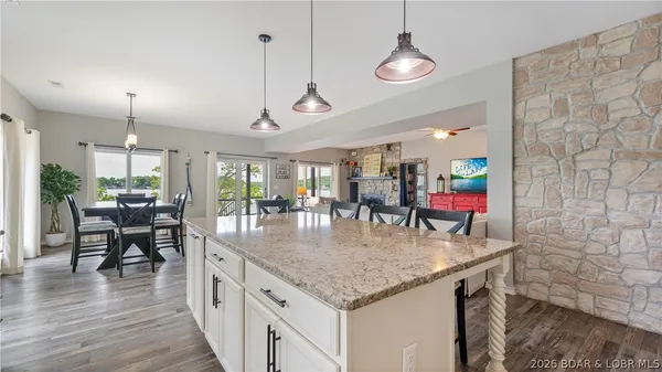 $1,500,000 | 6 County Road W-12T, Rocky Mount, MO 65072
