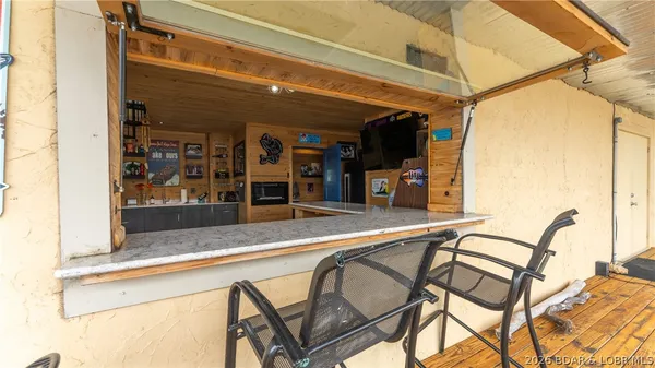 $1,500,000 | 6 County Road W-12T, Rocky Mount, MO 65072