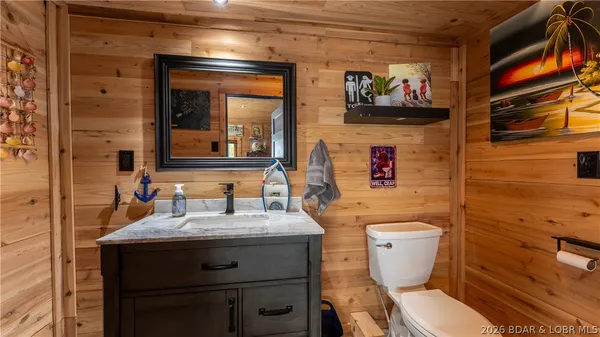 $1,500,000 | 6 County Road W-12T, Rocky Mount, MO 65072