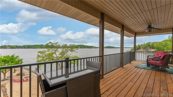 $1,500,000 | 6 County Road W-12T, Rocky Mount, MO 65072