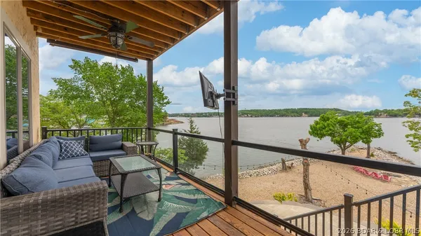 $1,500,000 | 6 County Road W-12T, Rocky Mount, MO 65072