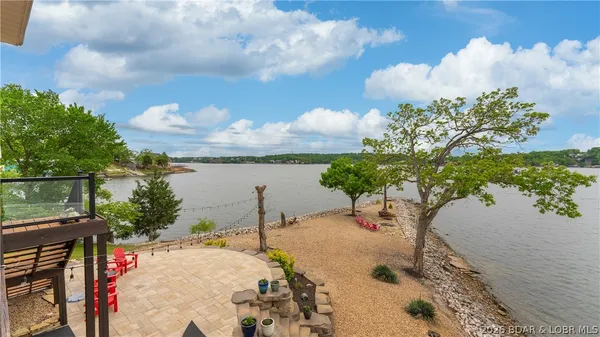$1,500,000 | 6 County Road W-12T, Rocky Mount, MO 65072