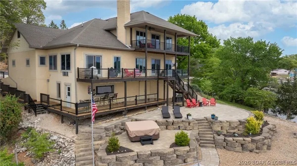 $1,500,000 | 6 County Road W-12T, Rocky Mount, MO 65072