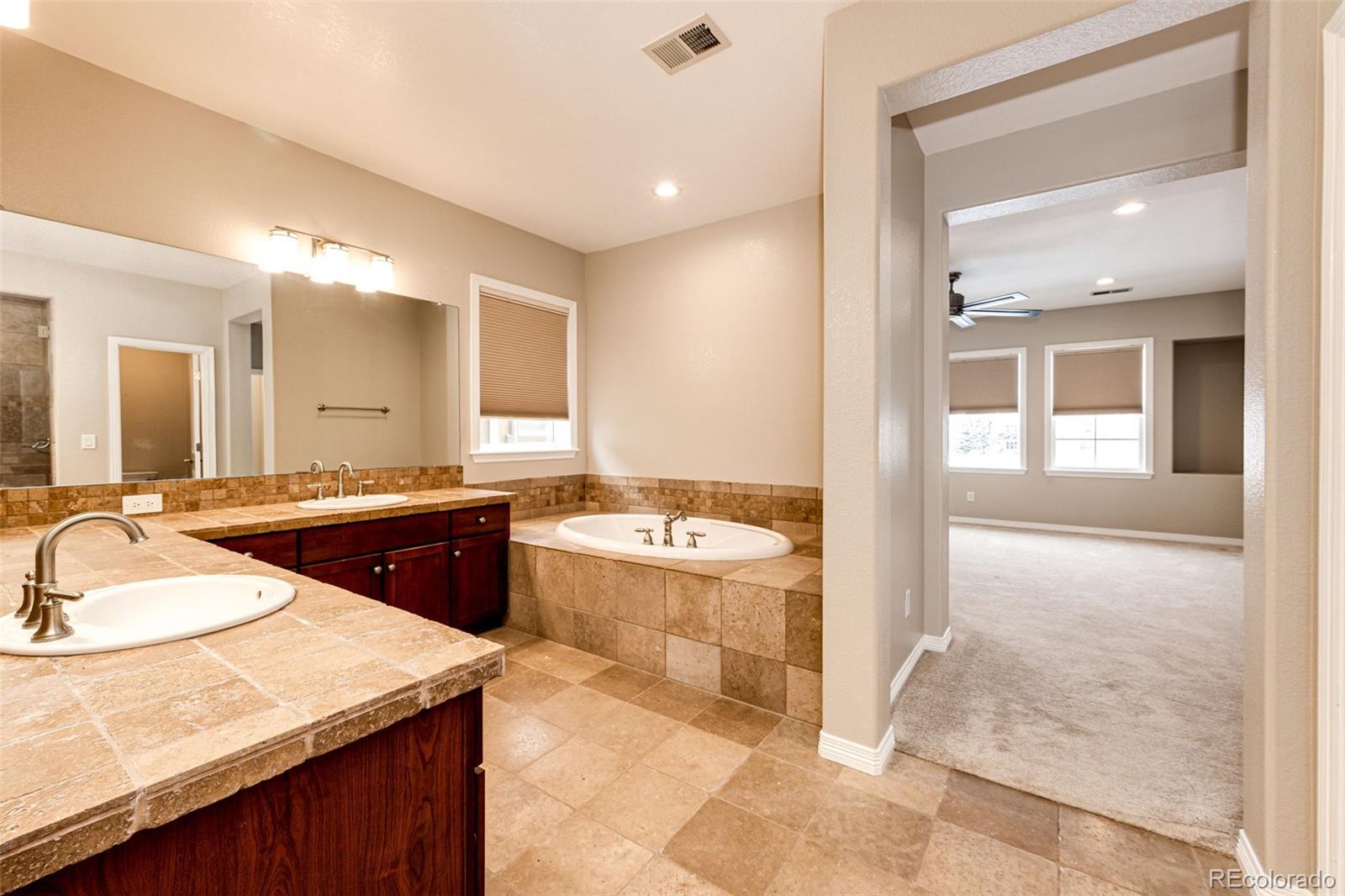 10914 Valleybrook Circle Highlands Ranch, CO 80130 - Photo 24 of 44