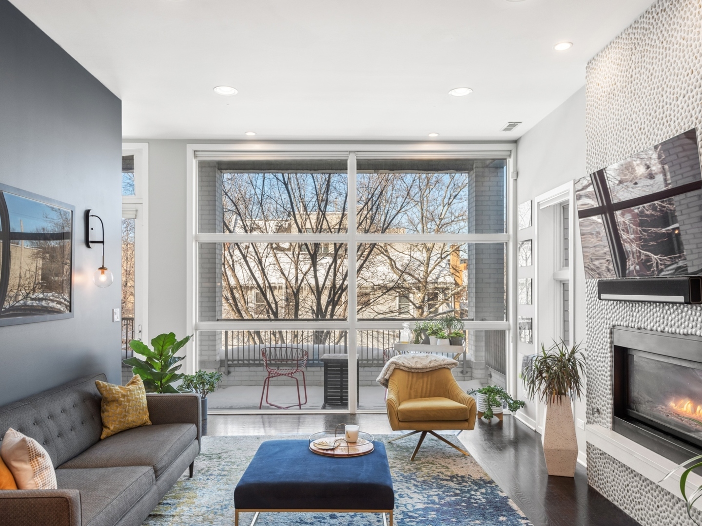 903 North Honore Street, Unit 2 Chicago, IL 60622 - Photo 3 of 19
