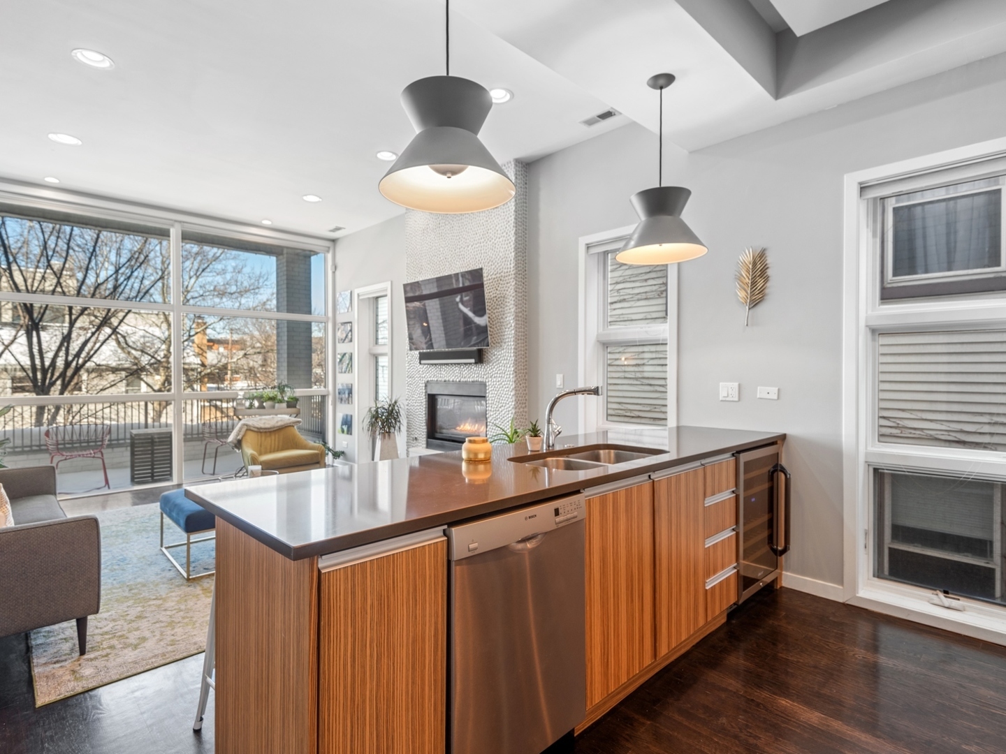 903 North Honore Street, Unit 2 Chicago, IL 60622 - Photo 9 of 19