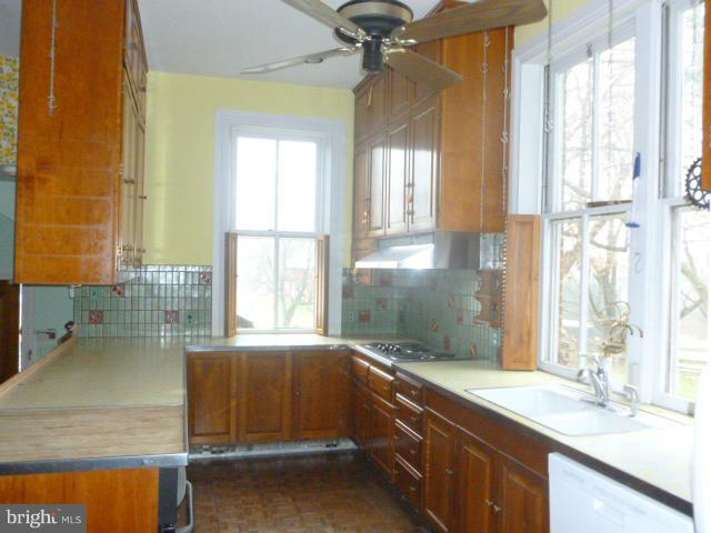 16129 York Road Sparks, MD 21152 - Photo 14 of 30 Kitchen