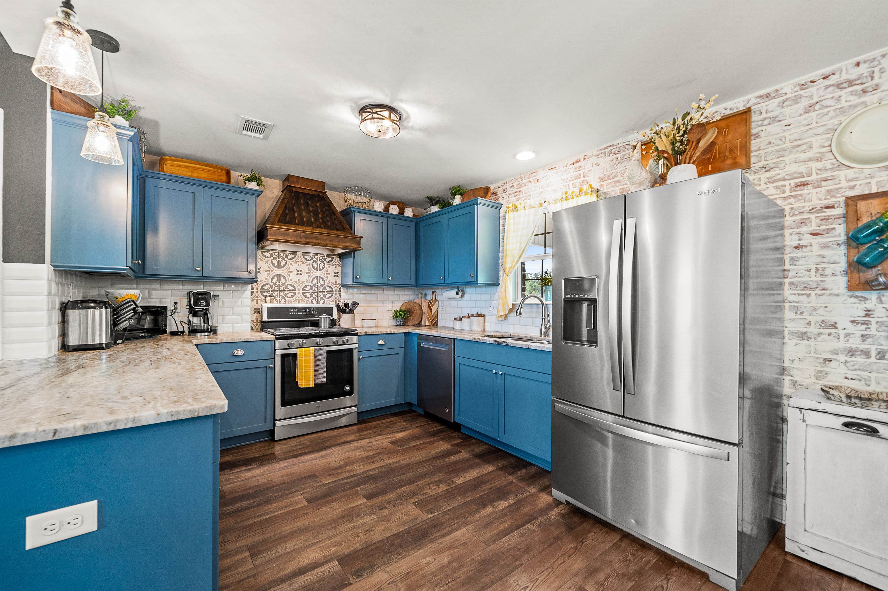 25212 Reeves Lane Elberta, AL 36530 - Photo 9 of 28 Kitchen