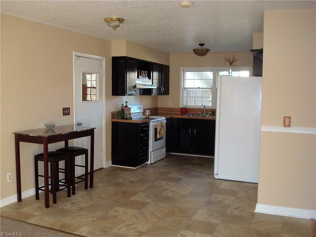 761 Bundaberg Lane Rural Hall, NC 27045 - Photo 5 of 19 Gallery Image 5