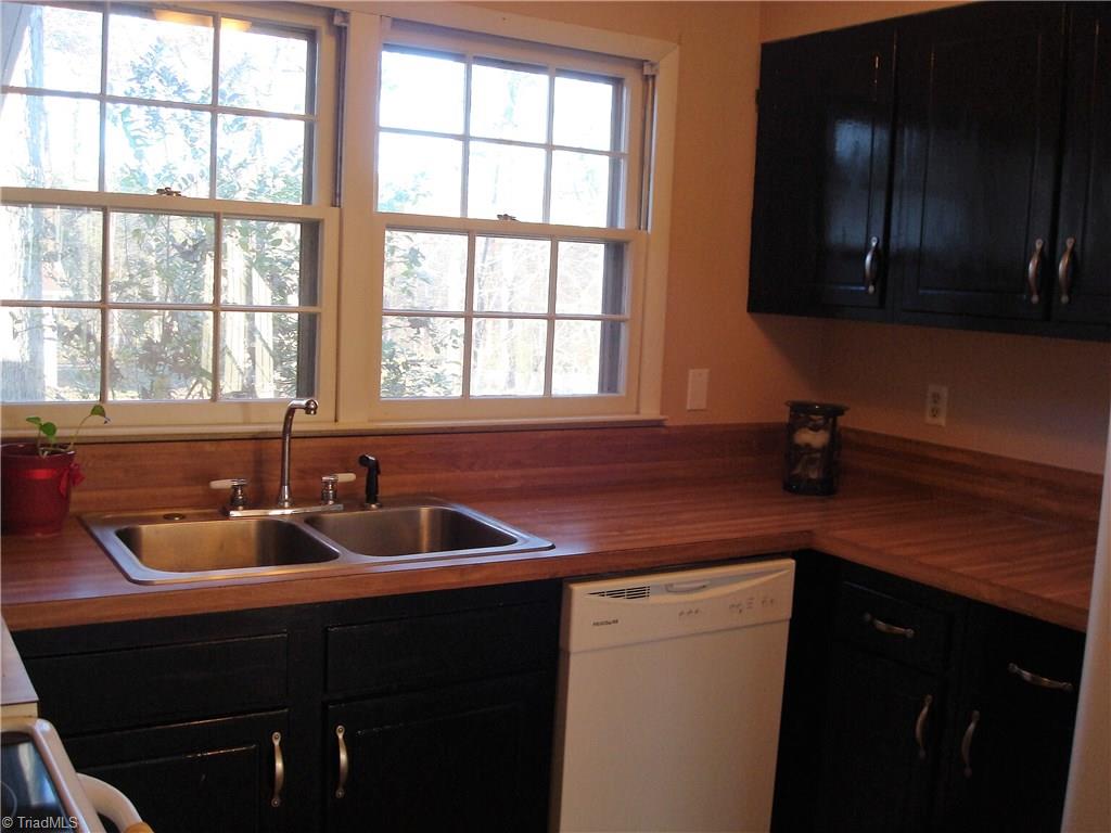 761 Bundaberg Lane Rural Hall, NC 27045 - Photo 7 of 19 Gallery Image 7