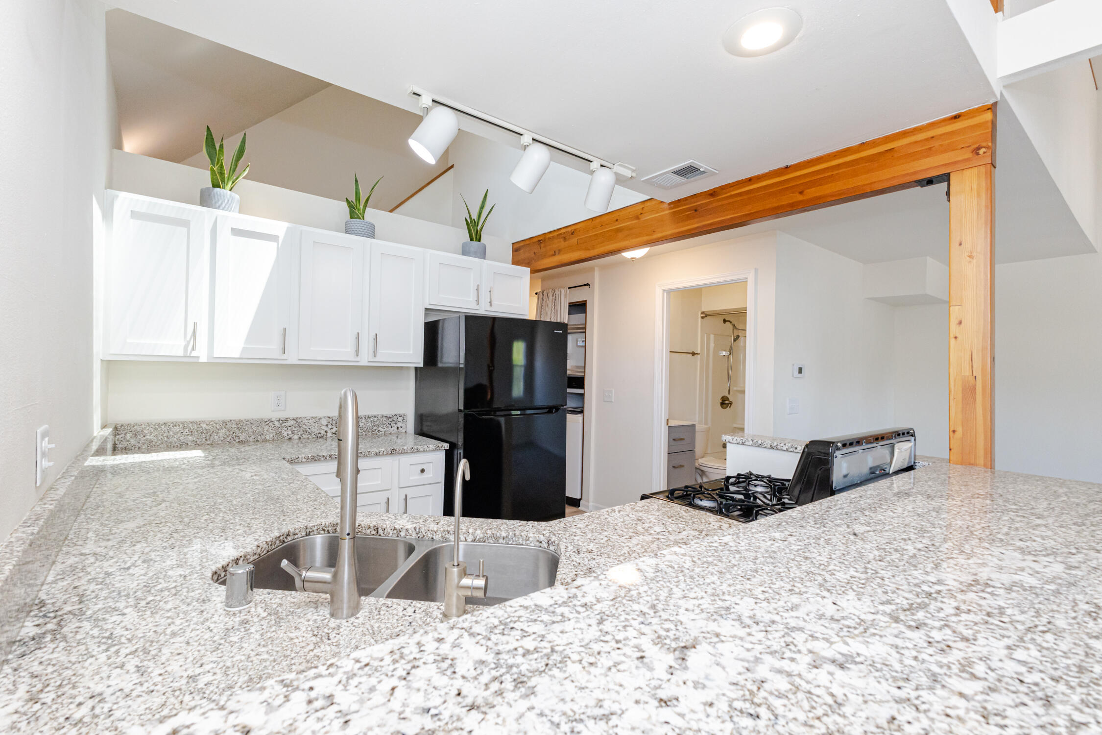 100 Main Street, Unit 201 Pewaukee, WI 53072 - Photo 20 of 59 AK249120-7