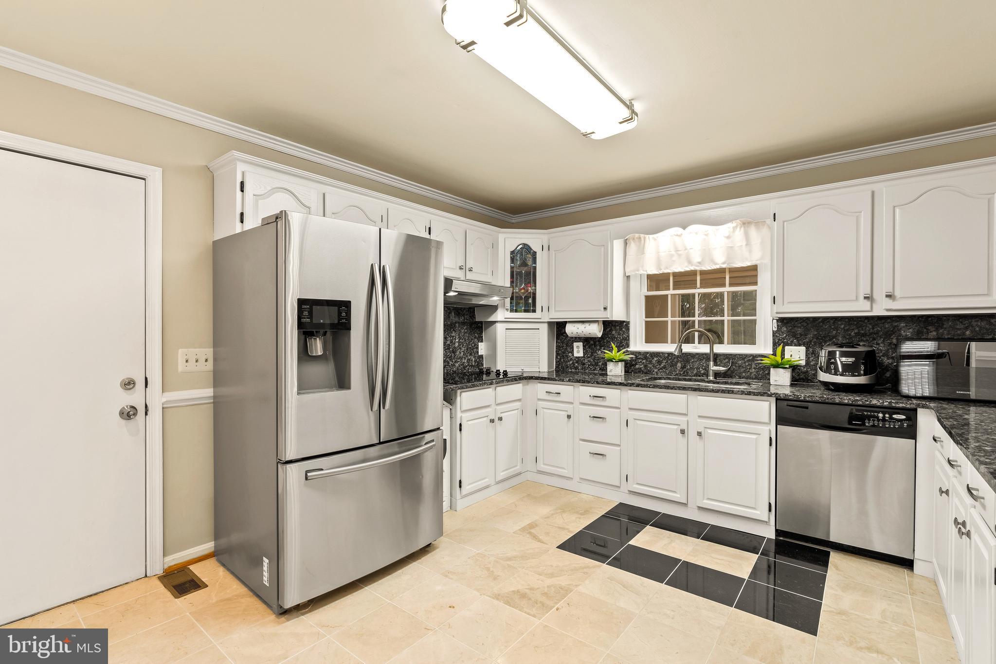 4203 Sweet Air Road Baldwin, MD 21013 - Photo 22 of 70 Custom tile works & Large breakfast bar