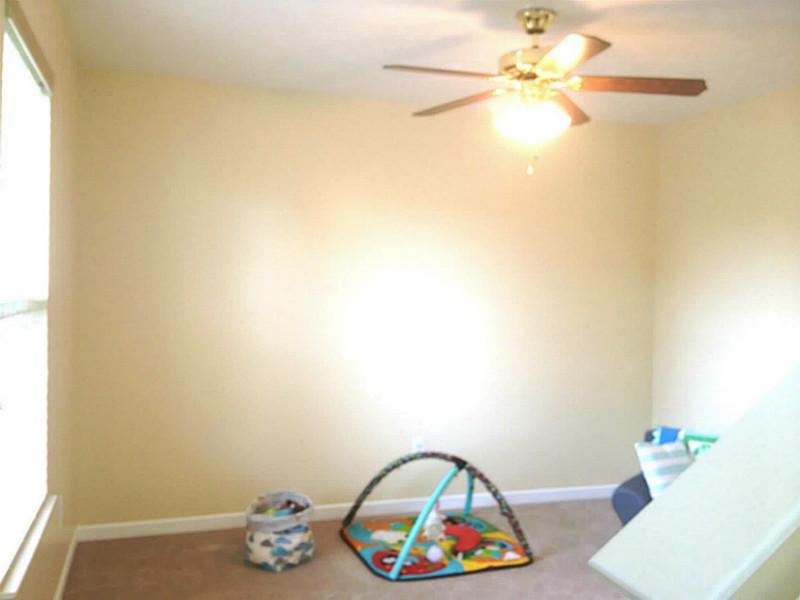 51 Peters Road Greensburg, PA 15601 - Photo 14 of 25 Living Room.