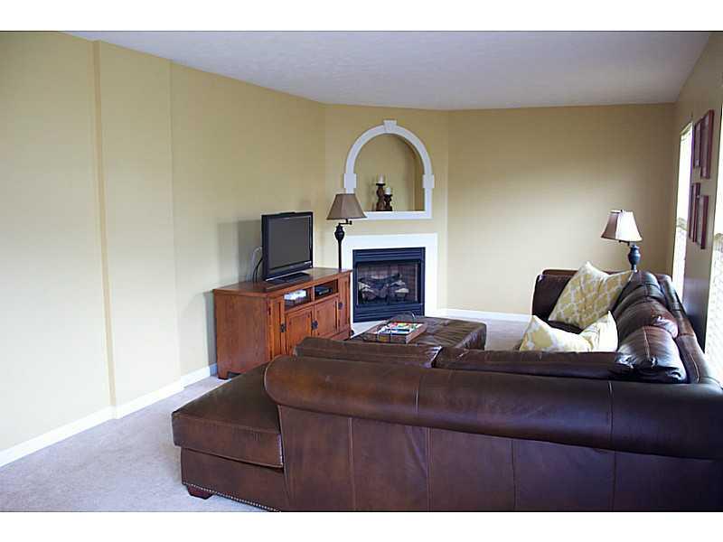 51 Peters Road Greensburg, PA 15601 - Photo 3 of 25 Den/Family/Great Room.