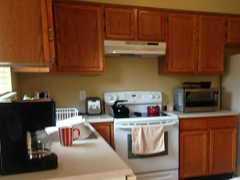 51 Peters Road Greensburg, PA 15601 - Photo 5 of 25 Kitchen.