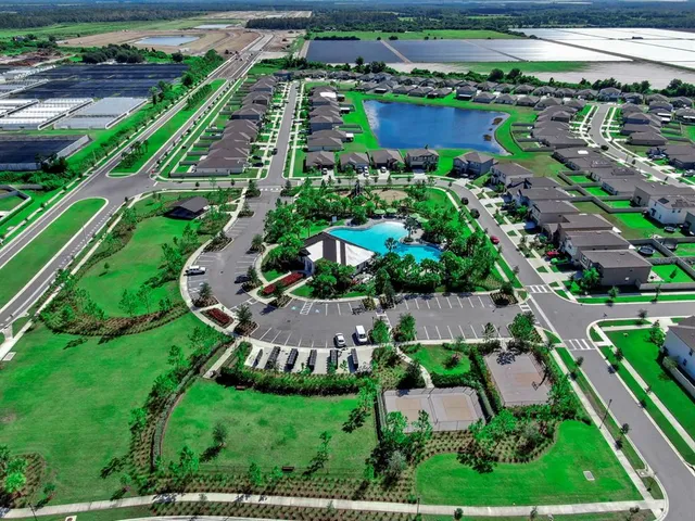 $425,000 | 3293 Silver Date Drive, Wimauma, FL 33598