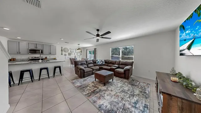 $425,000 | 3293 Silver Date Drive, Wimauma, FL 33598
