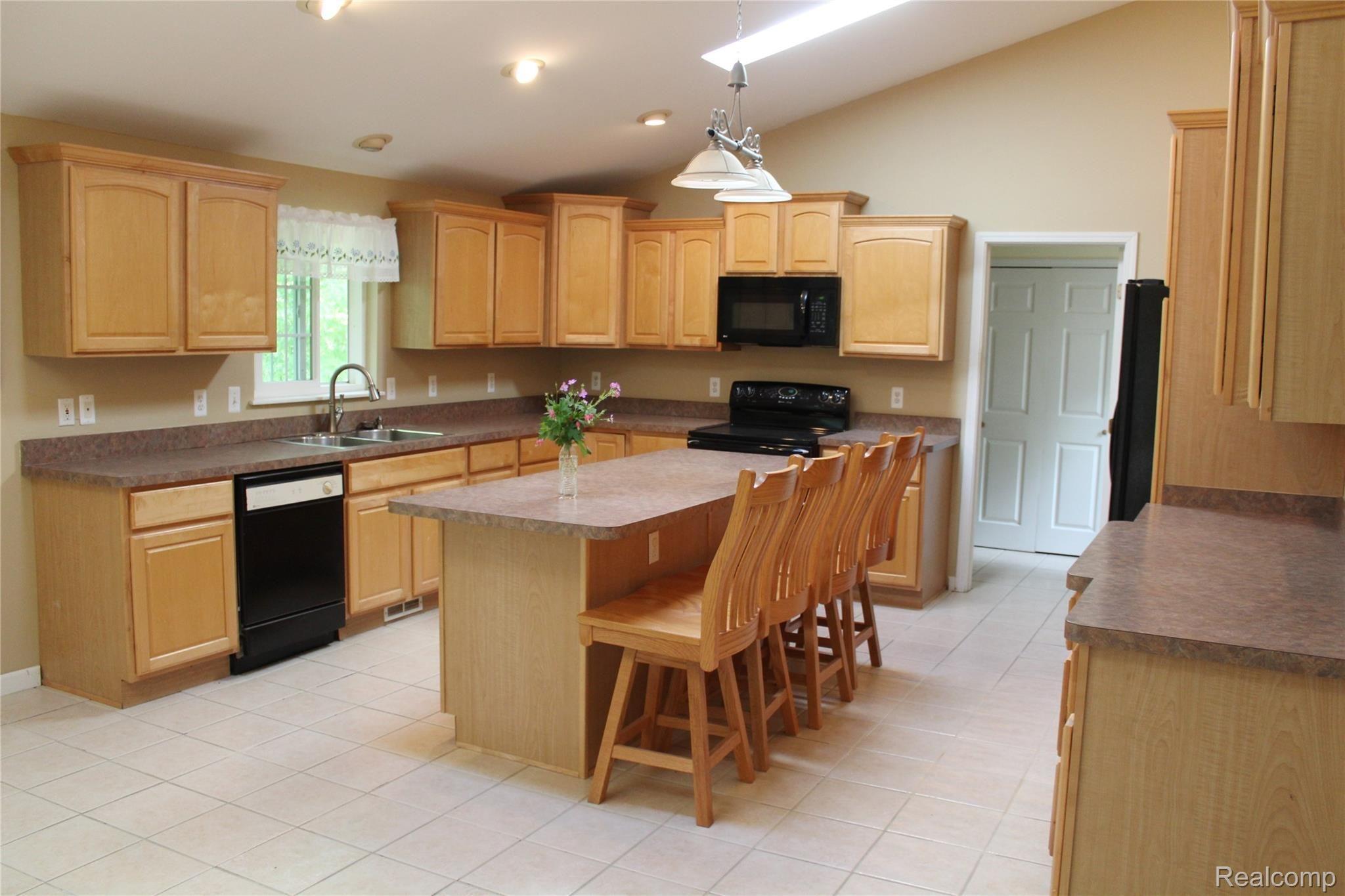6282 Green Road Fenton, MI 48430 - Photo 28 of 55 IMG_4127.JPG