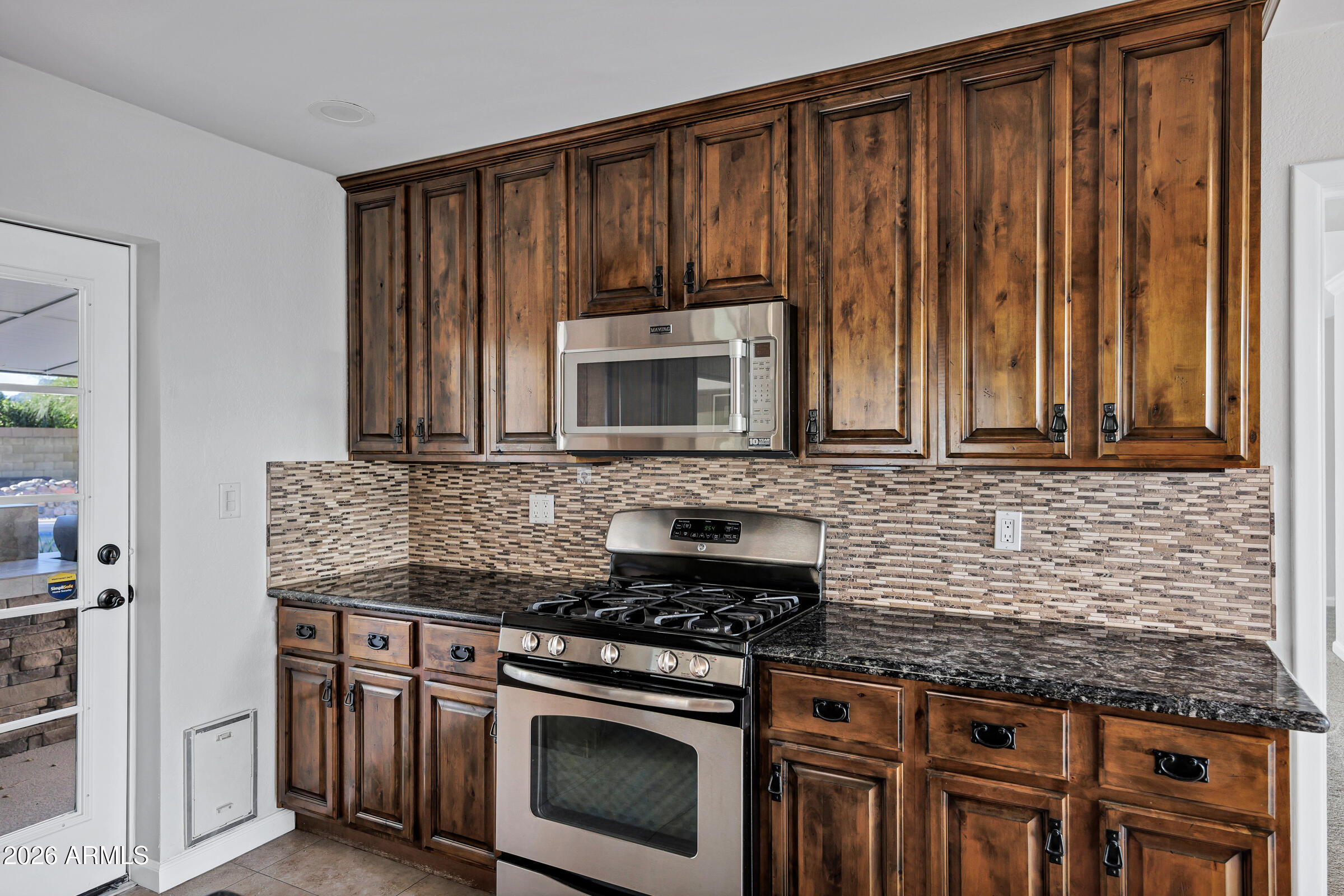 11202 North 42nd Place Phoenix, AZ 85028 - Photo 16 of 55 11202 North 42nd Pl-24