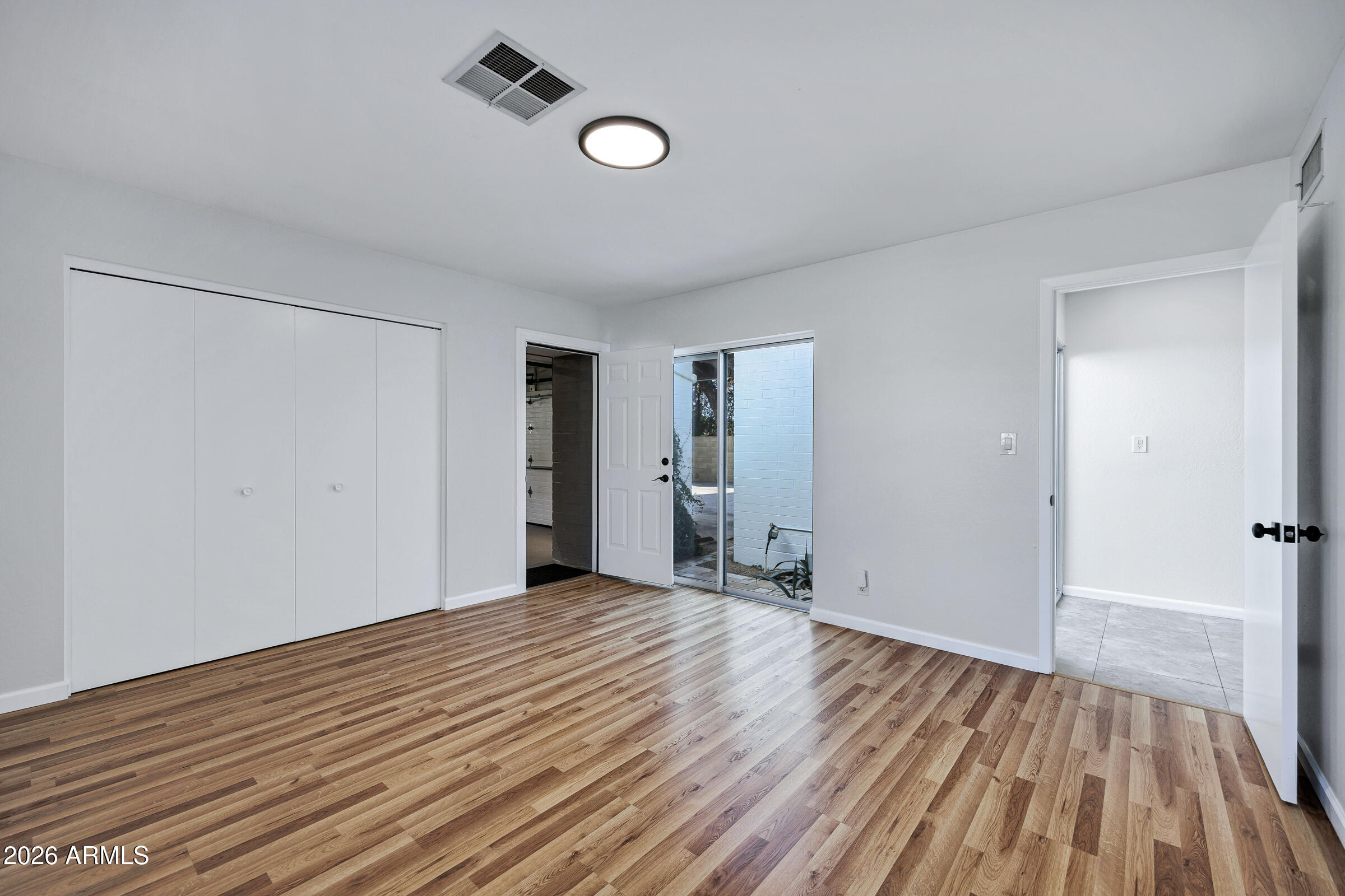 11202 North 42nd Place Phoenix, AZ 85028 - Photo 23 of 55 11202 North 42nd Pl-33