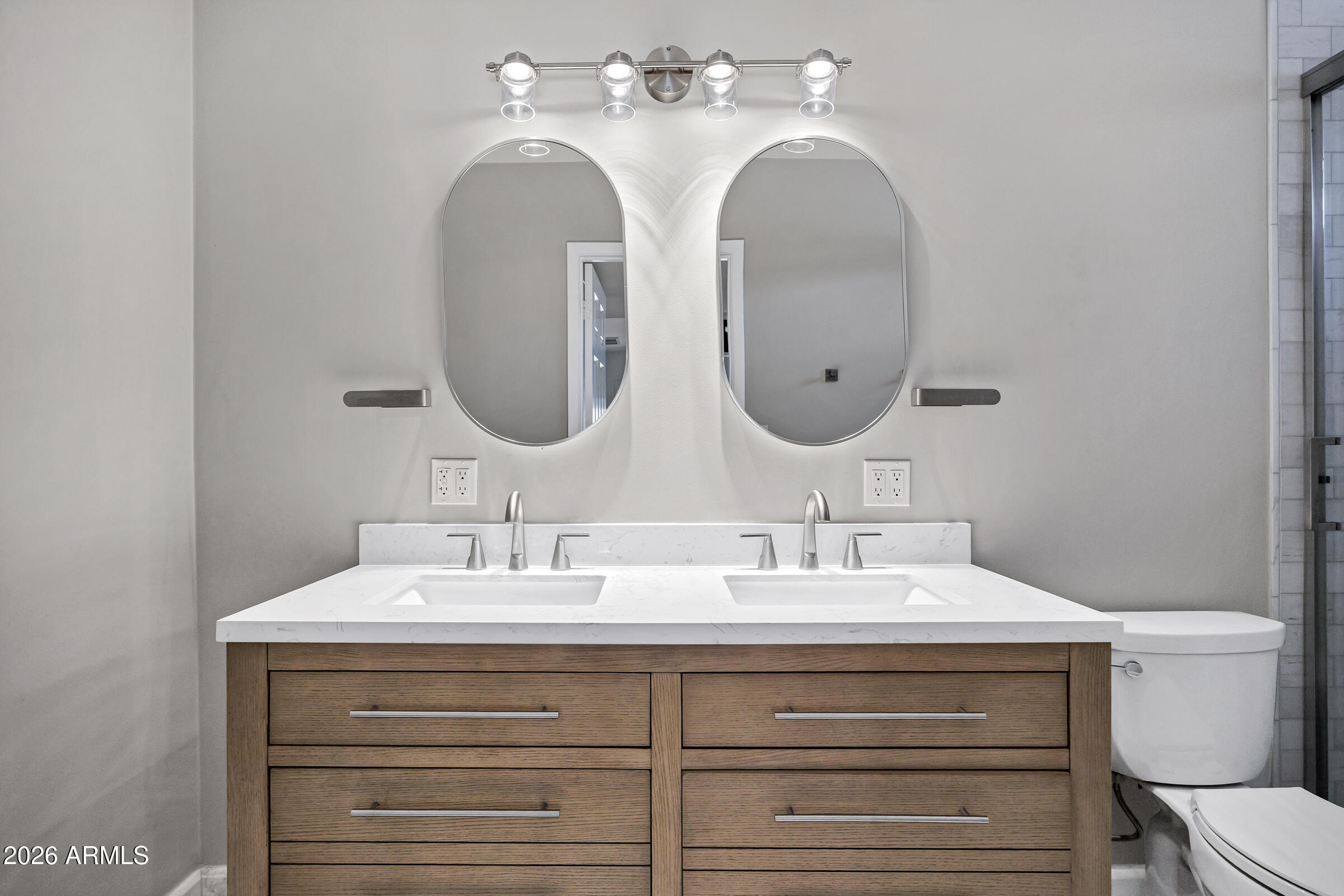 11202 North 42nd Place Phoenix, AZ 85028 - Photo 31 of 55 11202 North 42nd Pl-43