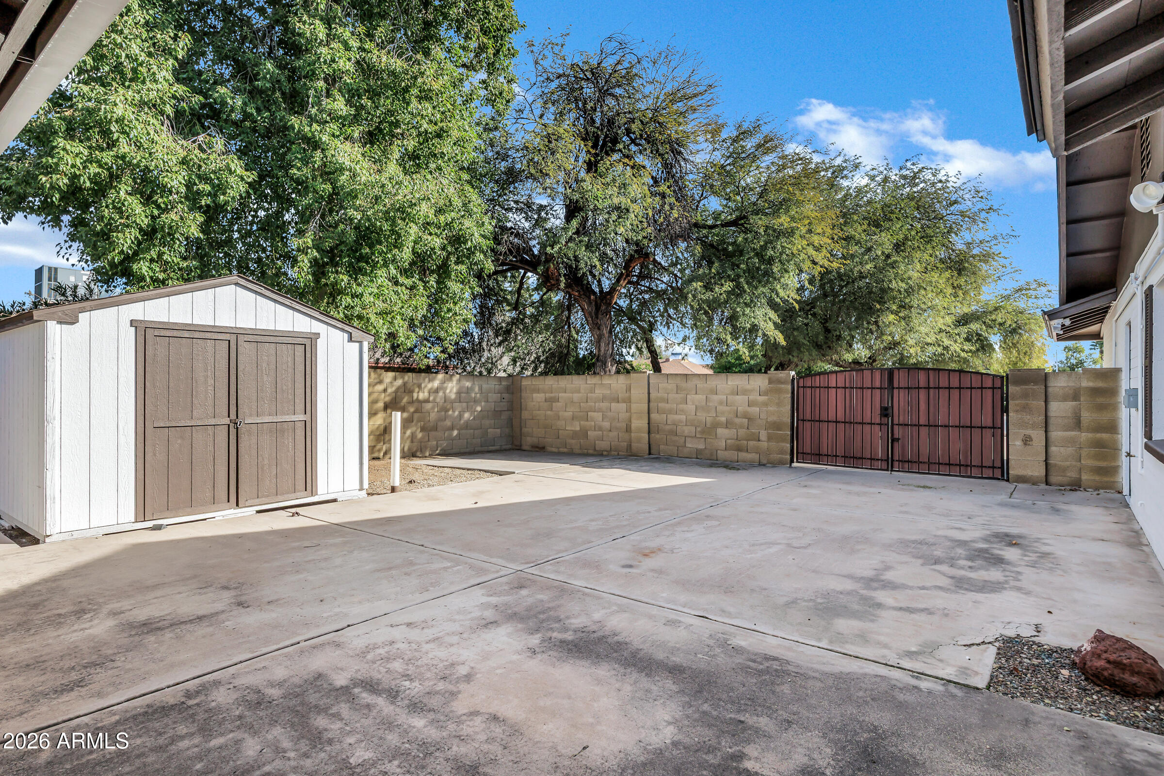 11202 North 42nd Place Phoenix, AZ 85028 - Photo 37 of 55 11202 North 42nd Pl-52