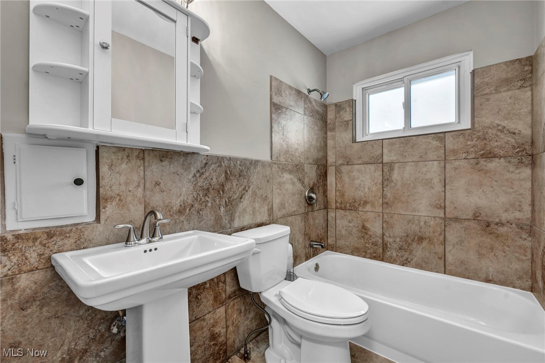30051 Forestgrove Road Willowick, OH 44095 - Photo 20 of 47