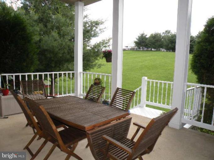 7 Keswick Road Stafford, VA 22556 - Photo 3 of 18 Deck