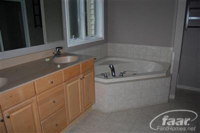 2400 Ranch Road Holly, MI 48442 - Photo 14 of 18 20284266-13.JPG