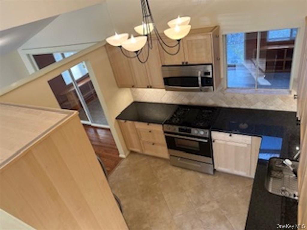 423 Springvale Road Croton-on-Hudson, NY 10520 - Photo 8 of 30