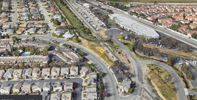 a large building with a outdoor space