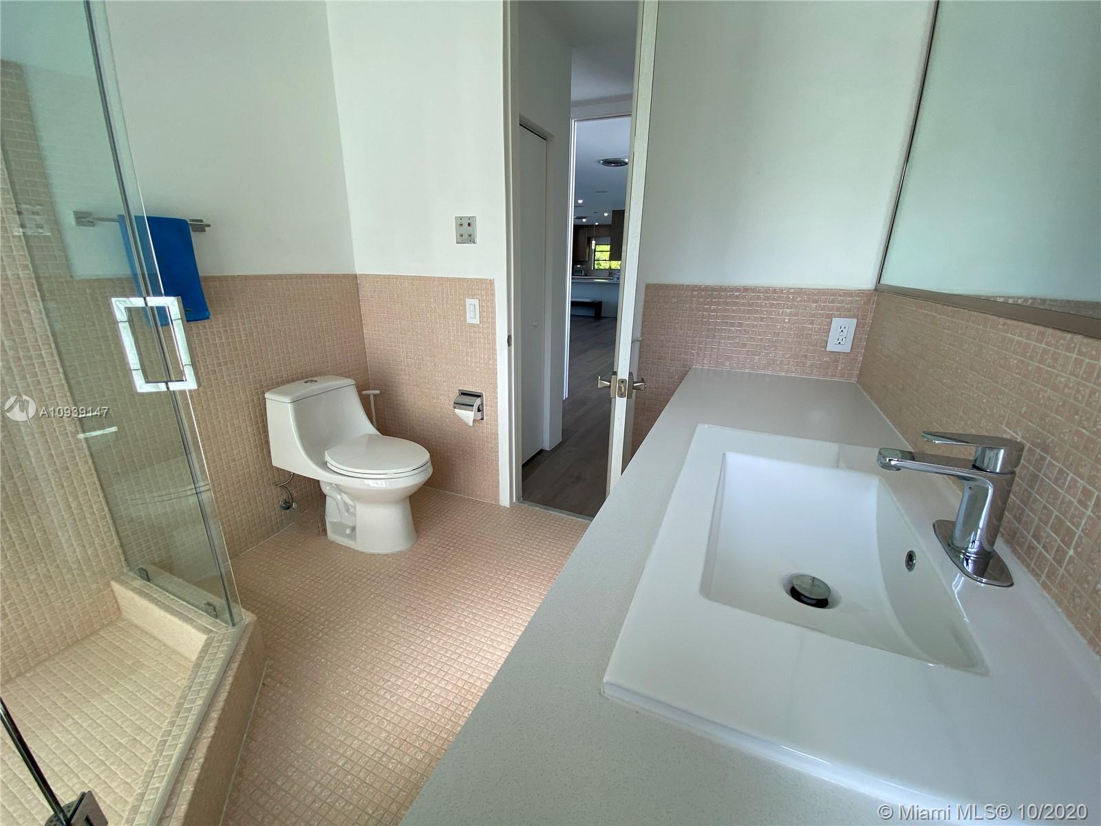 2062 Northeast 121st Road North Miami, FL 33181 - Photo 11 of 25