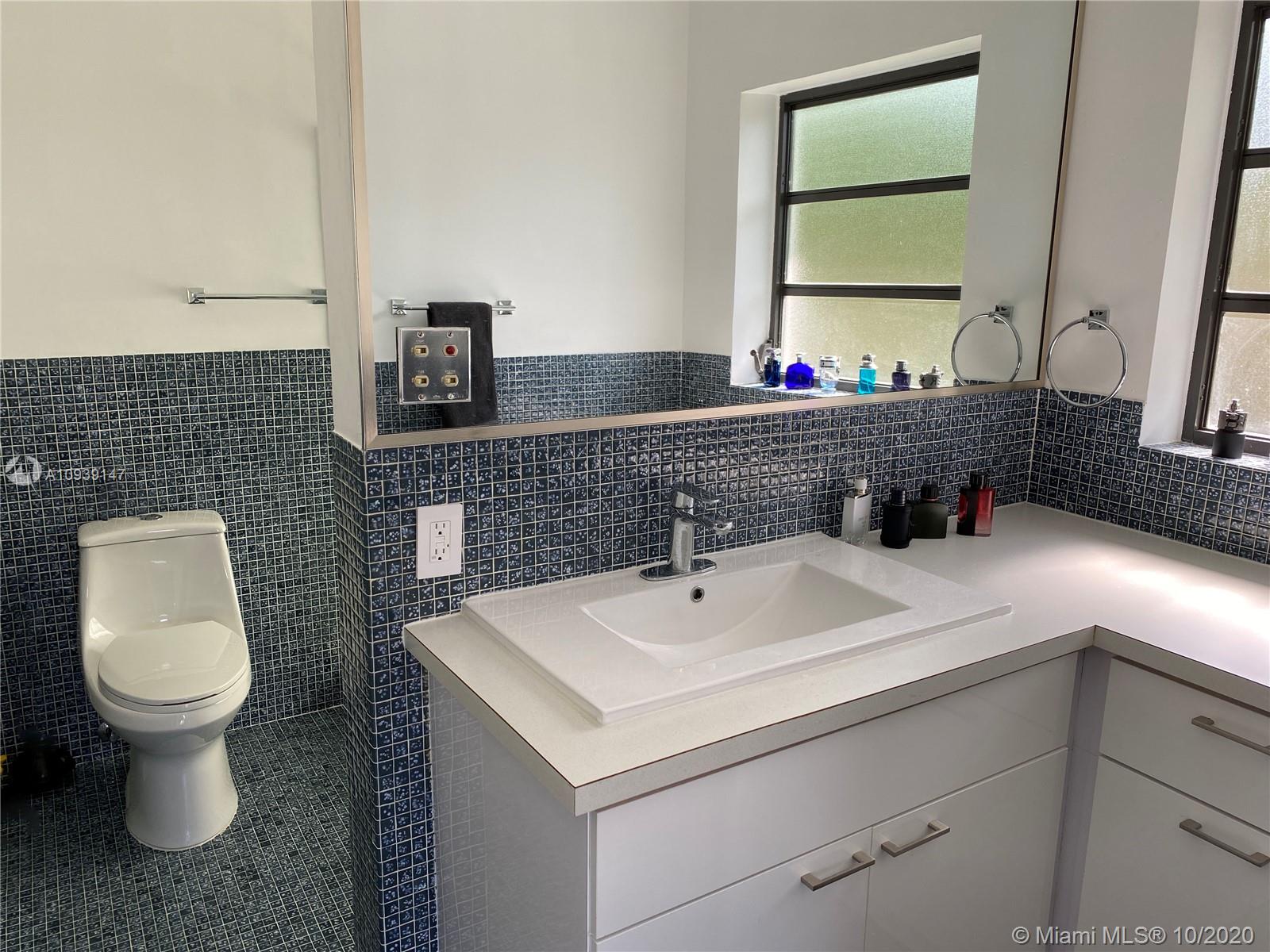 2062 Northeast 121st Road North Miami, FL 33181 - Photo 15 of 25