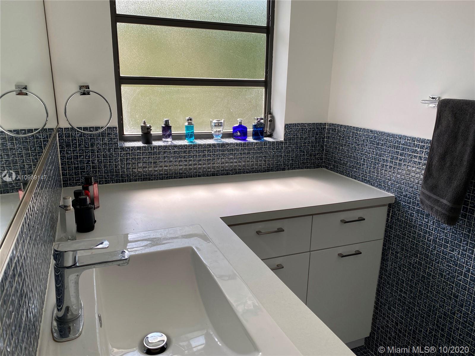 2062 Northeast 121st Road North Miami, FL 33181 - Photo 16 of 25