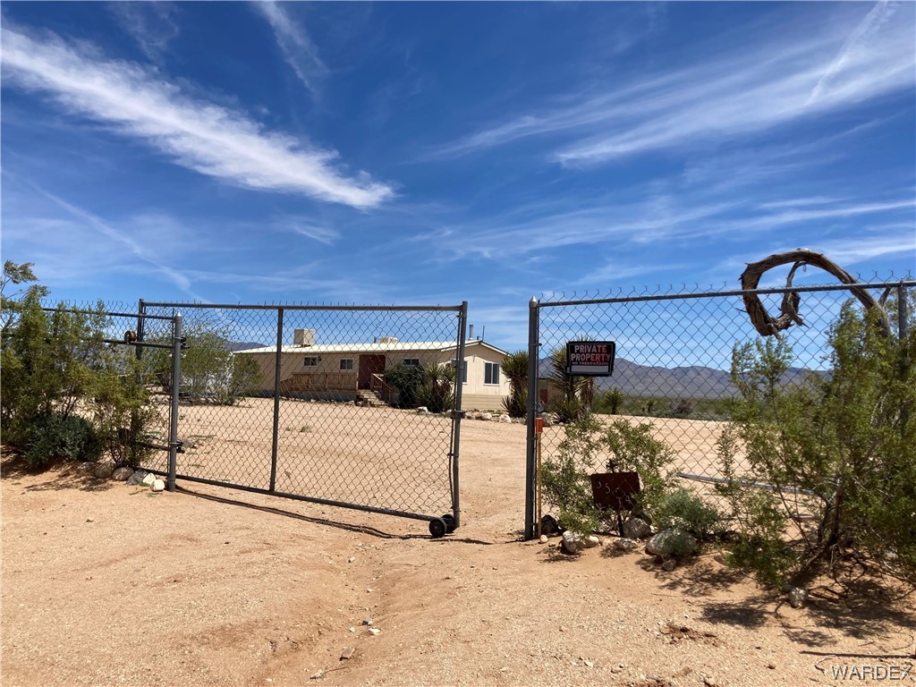 5554 Davis Road Golden Valley, AZ 86413 - Photo 3 of 73