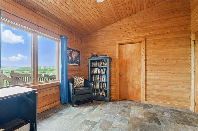 a view of entryway with furniture