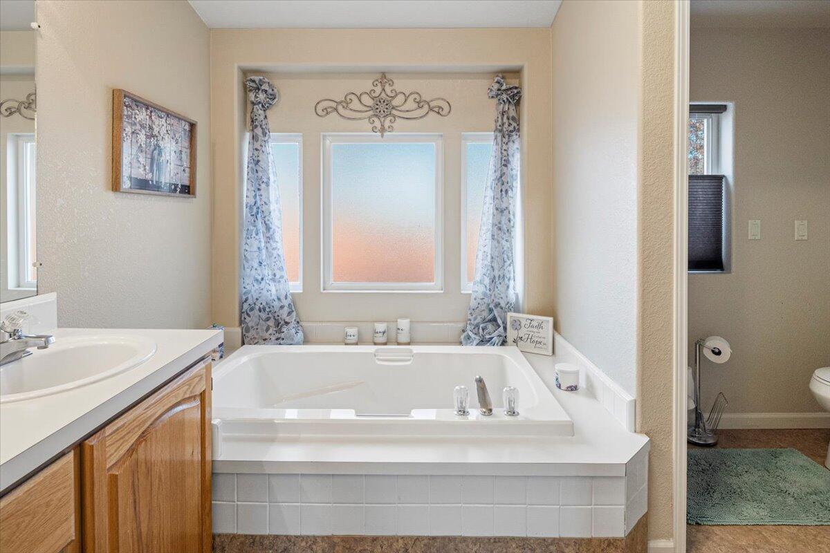 1875 Northeast 6th Street Redmond, OR 97756 - Photo 22 of 33