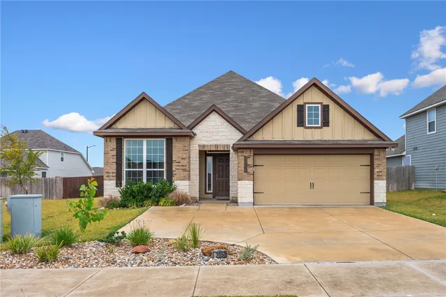 $370,000 | 2050 Viva Road, Bryan, TX 77807