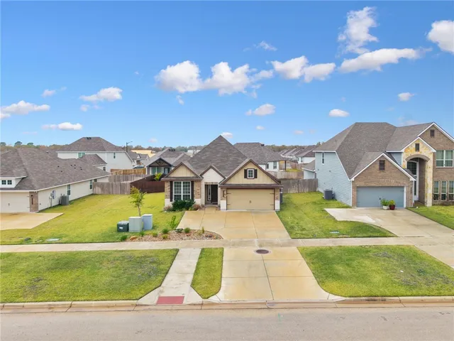 $370,000 | 2050 Viva Road, Bryan, TX 77807