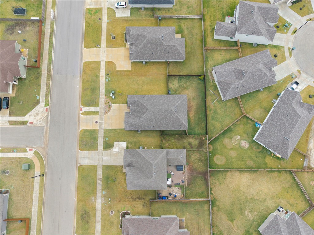 2050 Viva Road Bryan, TX 77807 - Photo 4 of 31