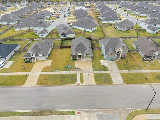 $365,000 | 2050 Viva Road, Bryan, TX 77807