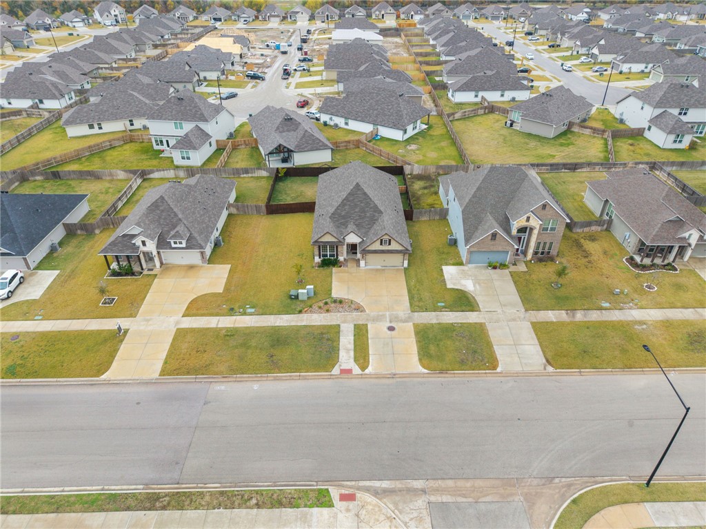 2050 Viva Road Bryan, TX 77807 - Photo 5 of 31