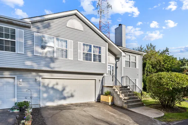 $245,000 | 1002 Castleshire Drive, Woodstock, IL 60098