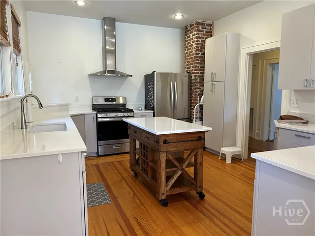 $2,500 | 1106 East 51st Street, Savannah, GA 31404